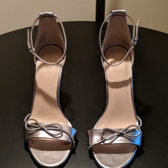 Elegant strappy heels - Picture 2 of 5